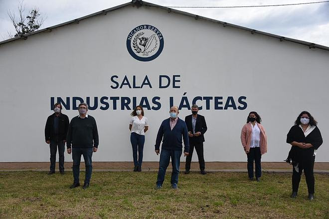 El ministro Rodríguez inauguró la sala de elaboración láctea