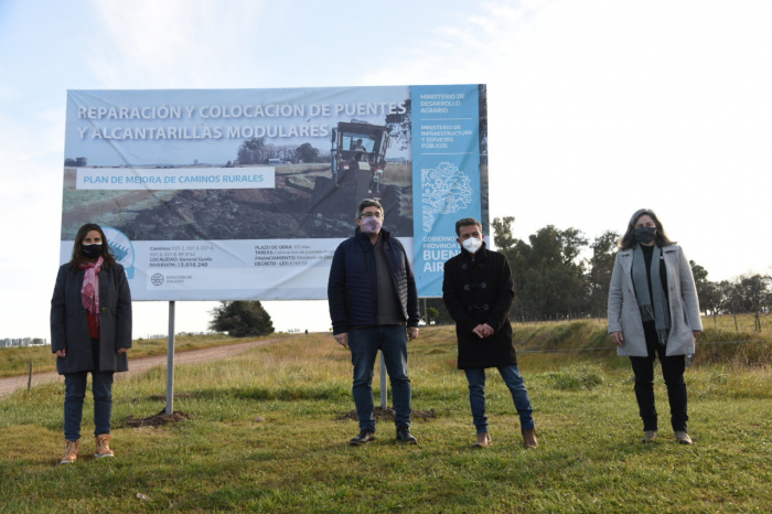 Rodríguez recorrió y presentó obras del Plan de Mejoras de Caminos Rurales