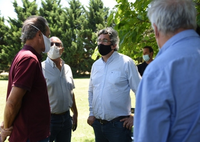 EL MINISTRO RODRÍGUEZ REPASÓ JUNTO A PRODUCTORES DE ROQUE PÉREZ LOS AVANCES EN EL PLAN DE MEJORA DE CAMINOS RURALES 