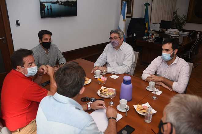 Rodríguez recorrió Necochea y avanzó con el municipio en su incorporación al Plan de Caminos Rurales