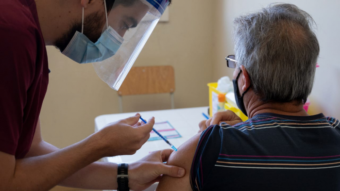 La población extranjera podrá inscribirse en la campaña de vacunación bonaerense 