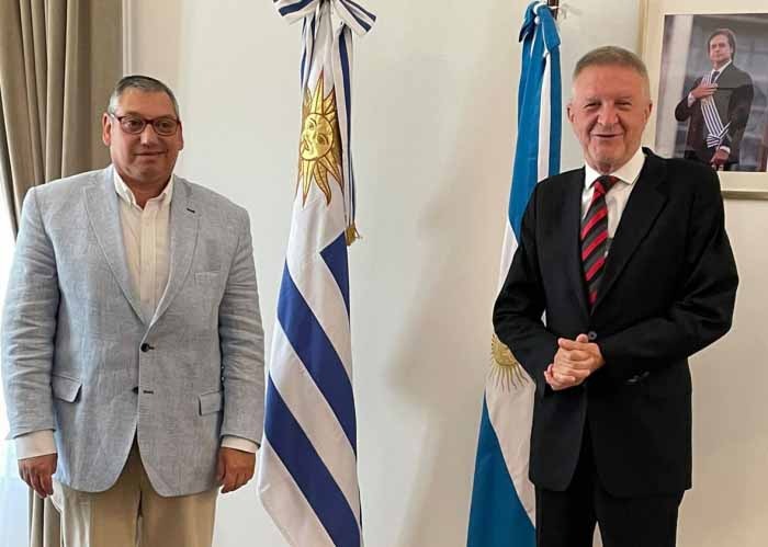 Funcionarios de la Jefatura de Gabinete se reunieron con el embajador de Uruguay