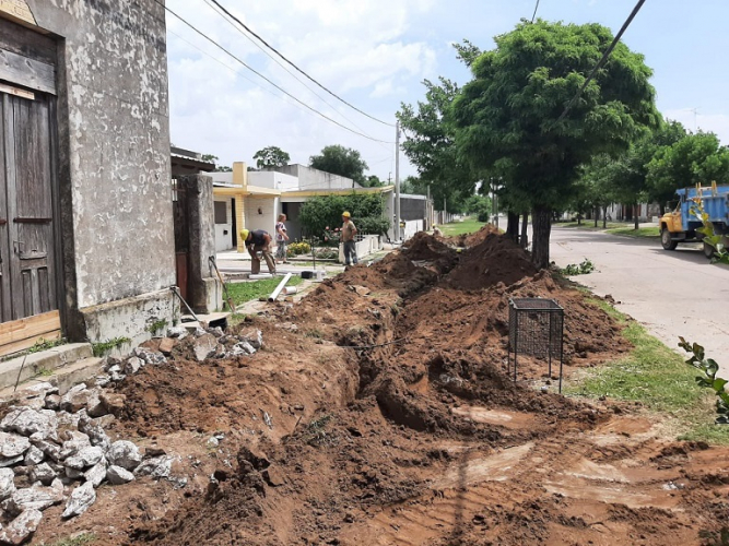 Obras de cloacas en Carlos Tejedor