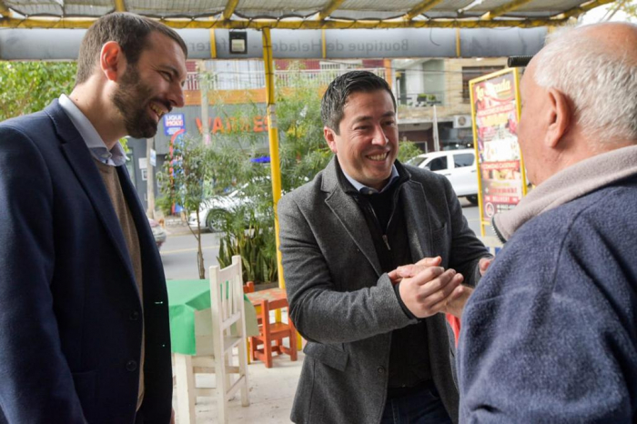 El Ministro Nardini en la firma del convenio