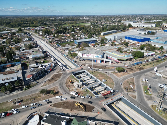 La Provincia inauguró el Viaducto Bajo Nivel de la Ruta 4 en Almirante Brown