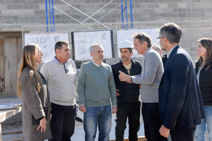 Katopodis y Larroque recorrieron obras en el Complejo de Villa Nueva Esperanza