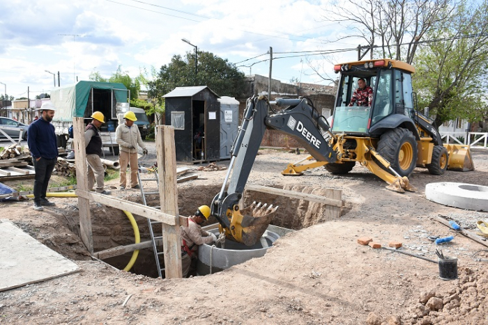 Avanzan las obras cloacales