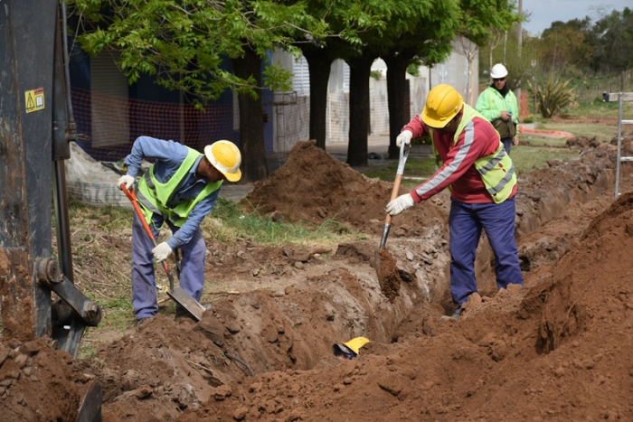 Avanzan las obras cloacales