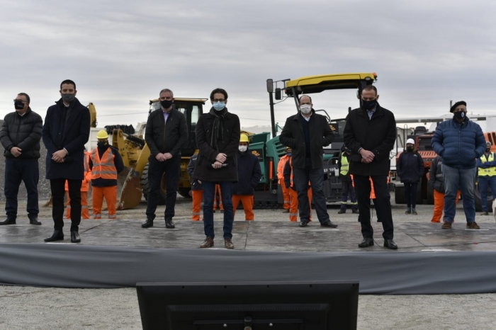 El ministro Simone en el acto de reinicio de obras