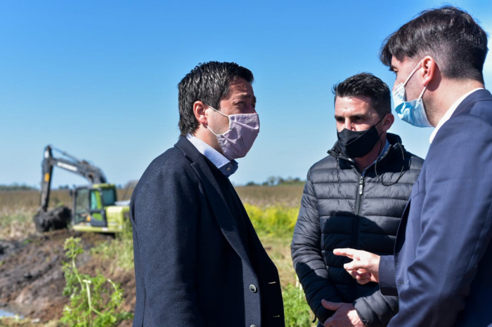 El Ministro Nardini en la recorrida por Castelli