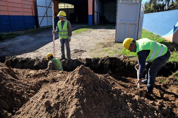 Comenzaron nuevas obras de cloacas en el partido de Alberti