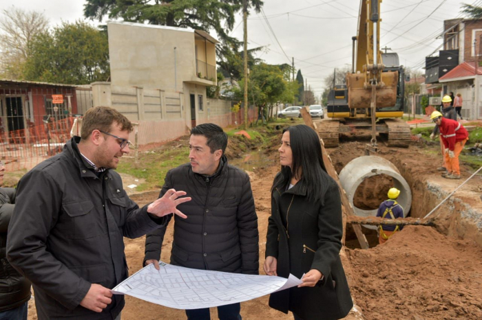 Nardini y Correa recorrieron obras de desagües pluviales en Villa de Mayo