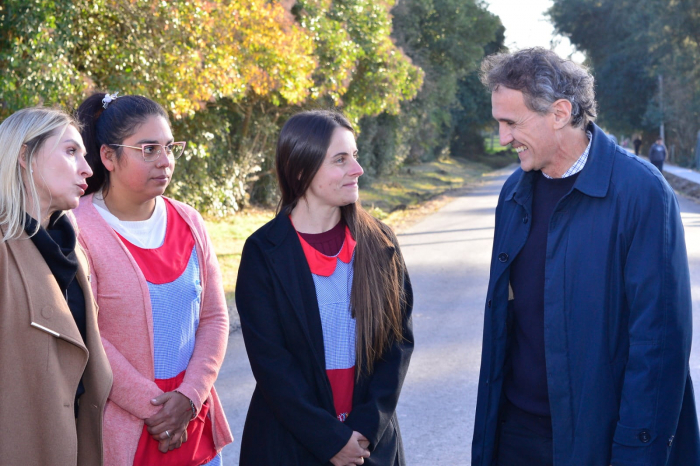 Katopodis recorrió obras de pavimentación en Exaltación de la Cruz
