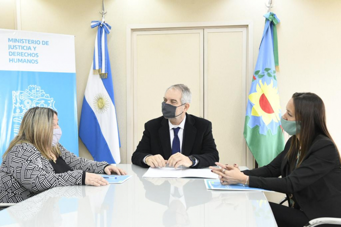 JUSTICIA Y DDHH. FIRMÓ UN CONVENIO CON EL COLEGIO DE ODONTÓLOGOS JUSTICIA Y DDHH. FIRMÓ UN CONVENIO CON EL COLEGIO DE ODONTÓLOGOS