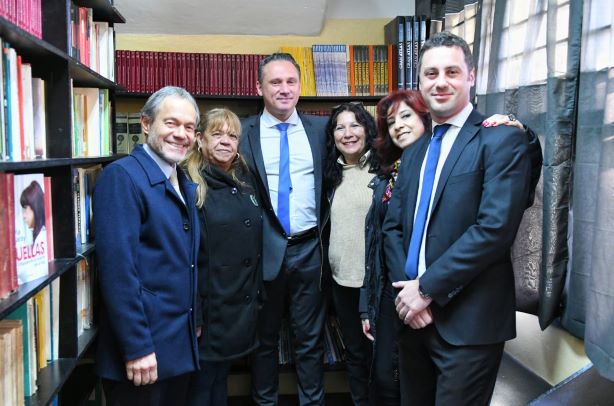 Inauguramos una biblioteca en la Alcaidía de Lomas de Zamora