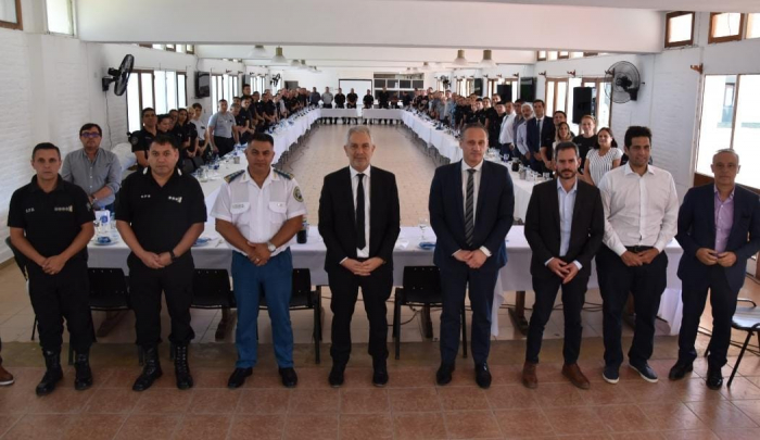 El ministro de Justicia y Derechos Humanos de la provincia de Buenos Aires, Julio Alak, compartió una reunión de trabajo con las