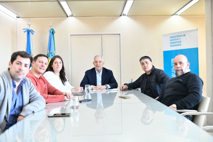 Durante el encuentro, los gremialistas dialogaron con el ministro sobre temas vinculados a los trabajadores estatales del Minist