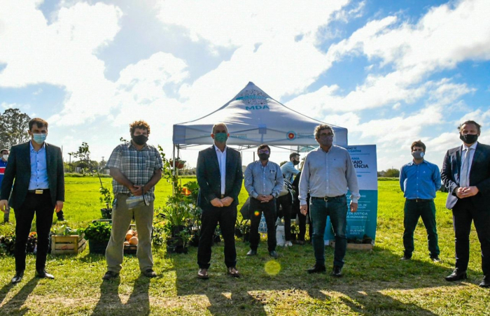 ALAK VISITÓ EL STAND DE LA UNIDAD PENAL DE GORINA EN LA ESTACION EXPERIMENTAL