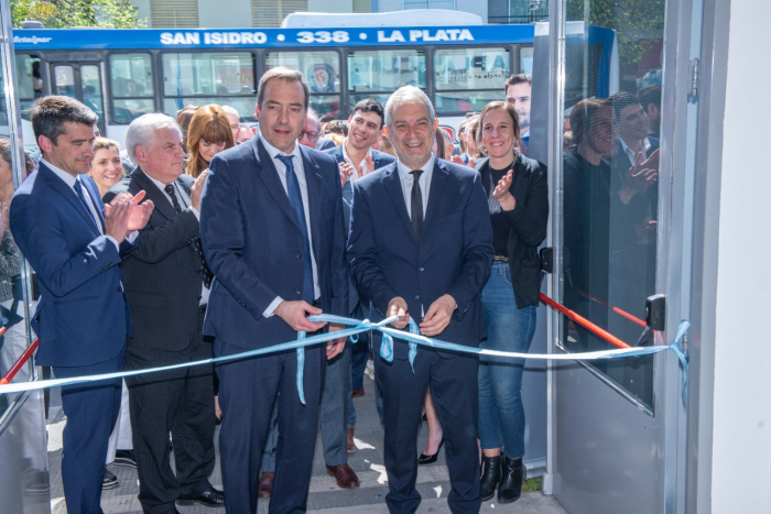 En la imagen se ve a Soria y Alak en la inauguración del edificio