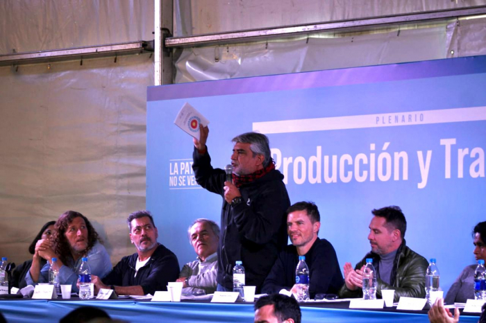 junto a referentes sindicales, de Pymes y Cooperativas