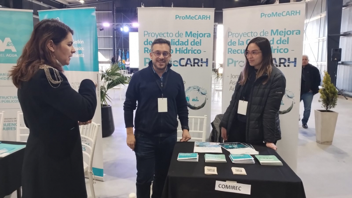 La intendenta Fernández en el stand del COMIREC