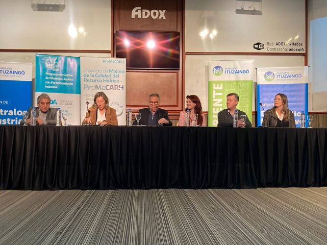 Panel del Encuentro informativo para industrias de la Cuenca del Río Reconquista
