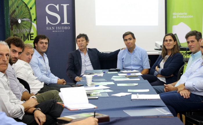 Funcionarios junto a PyMEs