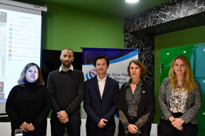 Autoridades bonaerenses en el lanzamiento del Programa