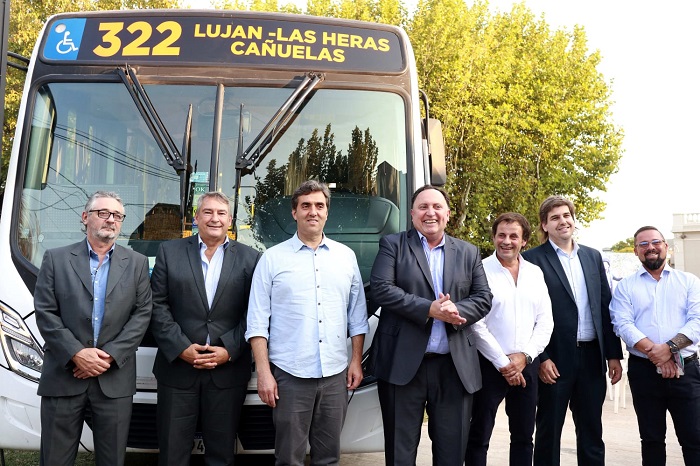 Jorge D'Onofrio con los Intendentes y representantes de Metropol.