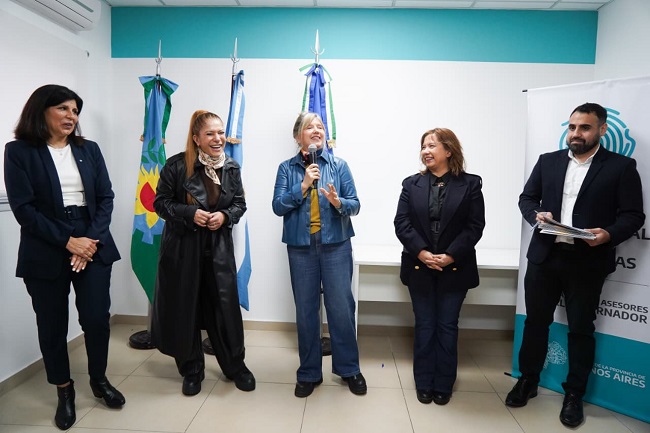 Alvarez Rodríguez reabrió la delegación Gerli del Registro de las Personas y entregó partidas del programa Mi Identidad Mi Derec