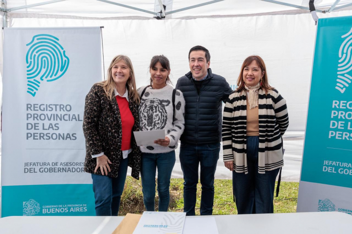 Alvarez Rodríguez entregó actas de inscripción tardía en Malvinas Argentinas