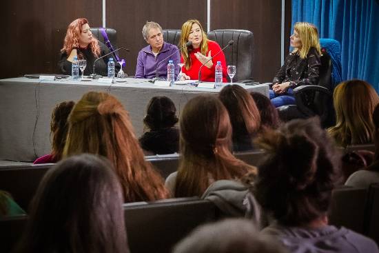 Jornada "Empleo, género y cuidados" con la Defensoría del Pueblo bonaerense