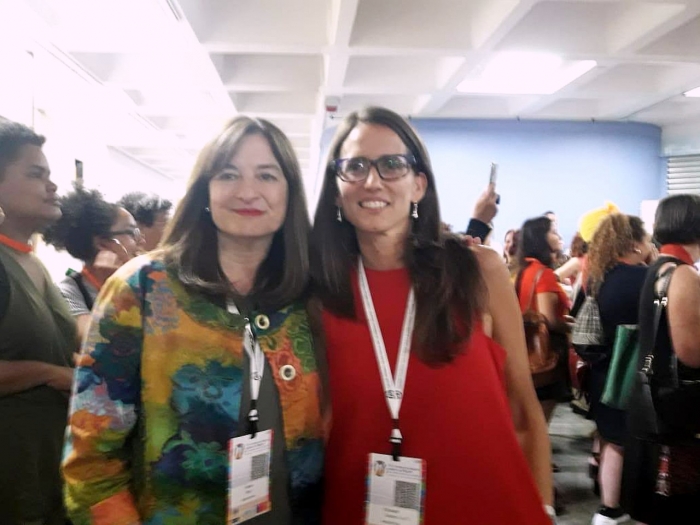 Las Ministras Estela Díaz y Elizabeth Gómez Alcorta en la conferencia de la CEPAL, en Chile