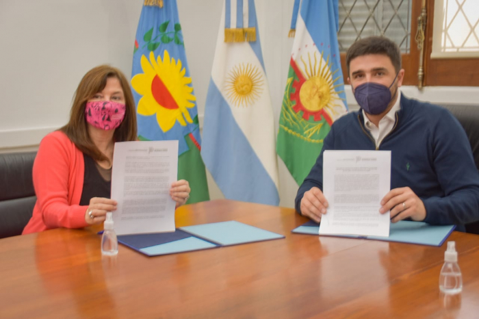 Firma del Fondo Especial de Emergencia con el municipio de Olavarría
