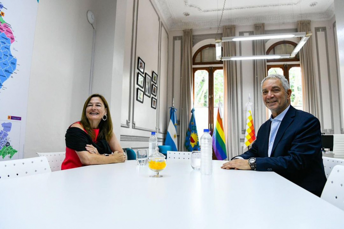 La ministra Estela Díaz junto al ministro Julio Alak