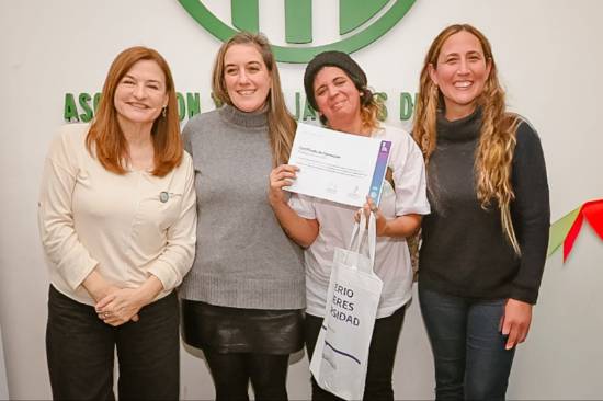 Nueva entrega de certificados del curso de formación “Producimos en Red” 