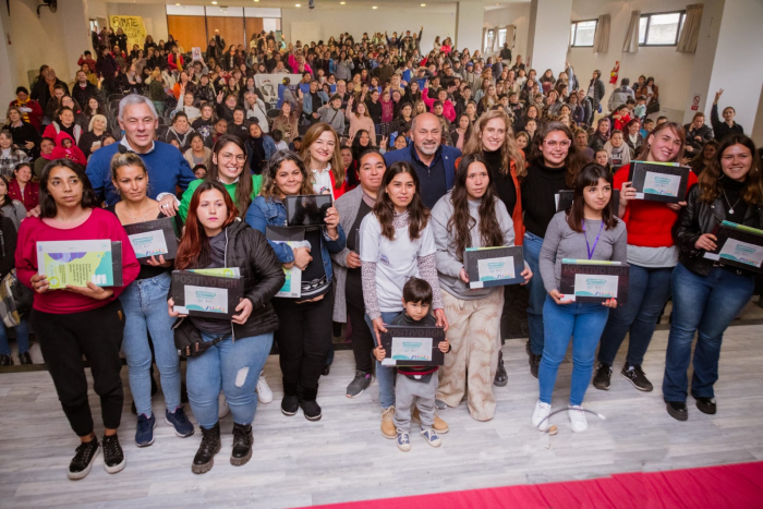 Entrega de  tablets a más de 500 promotoras de género