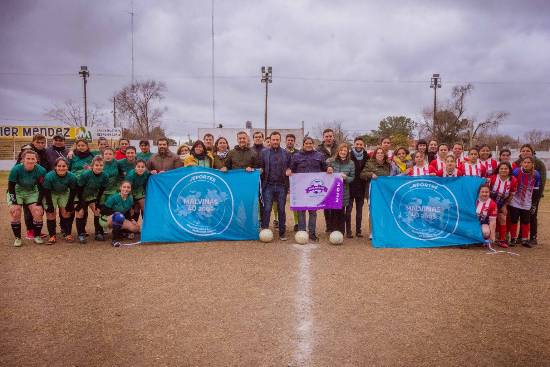 Comenzó el primer torneo de fútbol femenino de la provincia  de Buenos Aires