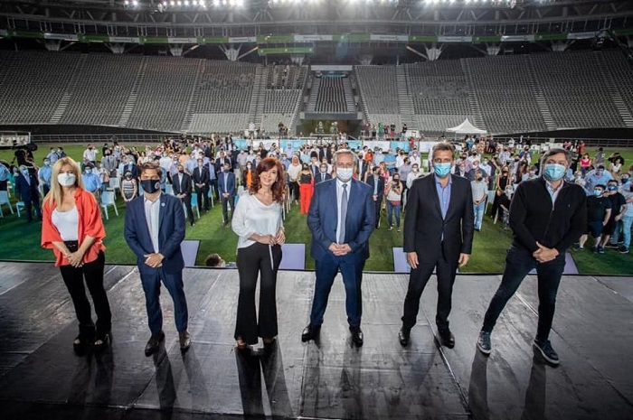 Acto en el Estado Único de la Ciudad de La Plata