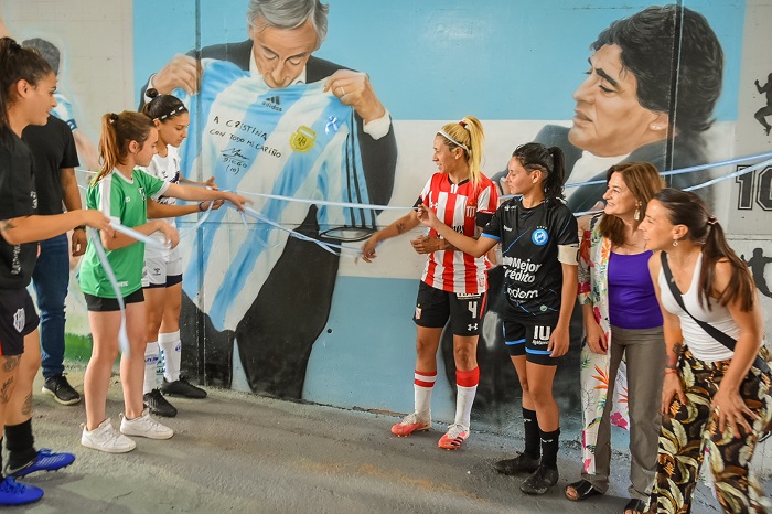 Mural en homenaje a Néstor Kirchner y Diego Armando Maradona