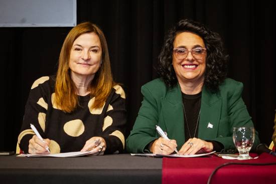Estela Díaz firmó un convenio con la Universidad Nacional de Quilmes Estela Díaz firmó un convenio con la Universidad Nacional de Quilmes