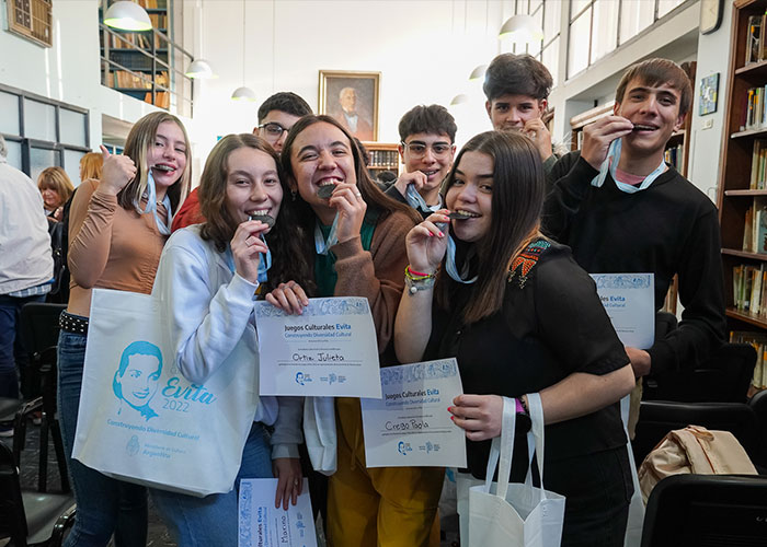 Entrega de medallas de los Juegos Culturales Evita a representantes bonaerenses