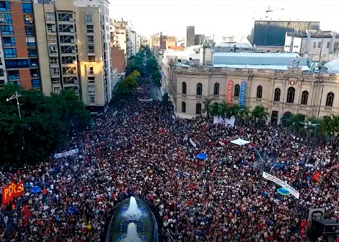 LEVANTEMOS LOS PAÑUELOS. UN PUEBLO CONTRA LA IMPUNIDAD