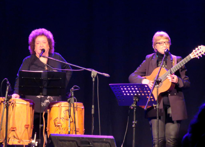 Teresa Parodi y Marián Farías Gómez