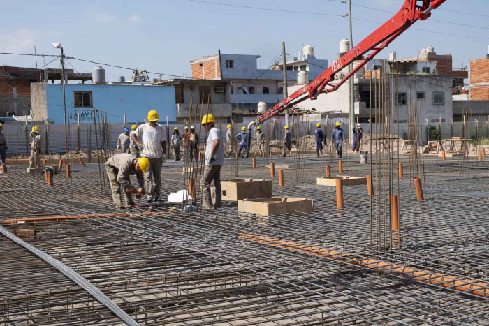 Avance de obra de complejo habitacional Pilcomayo, Quilmes 