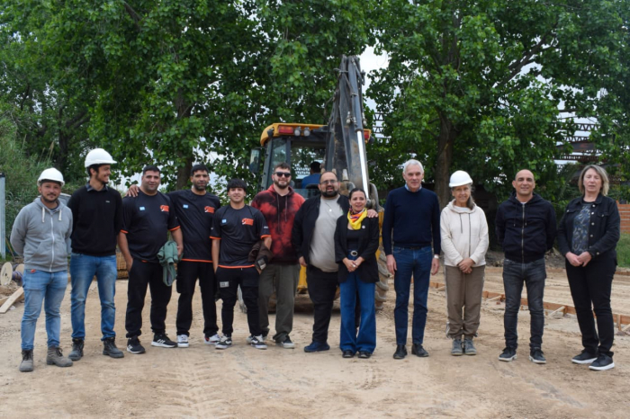 Recorrida por Berisso con autoridades Recorrida por Berisso