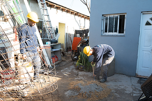 Obras de mejora habitacional en el barrio Puerta 8