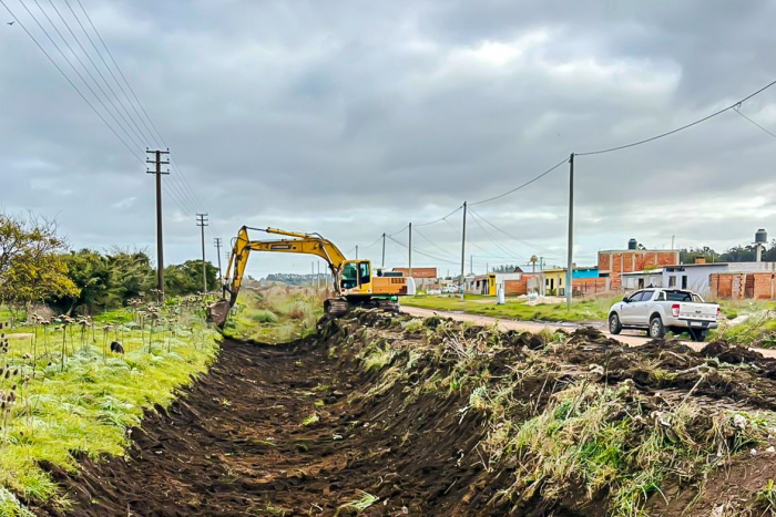 Mar del Plata: con trabajos sobre el arroyo El Cardalito, avanza una intervención clave para el barrio Caribe