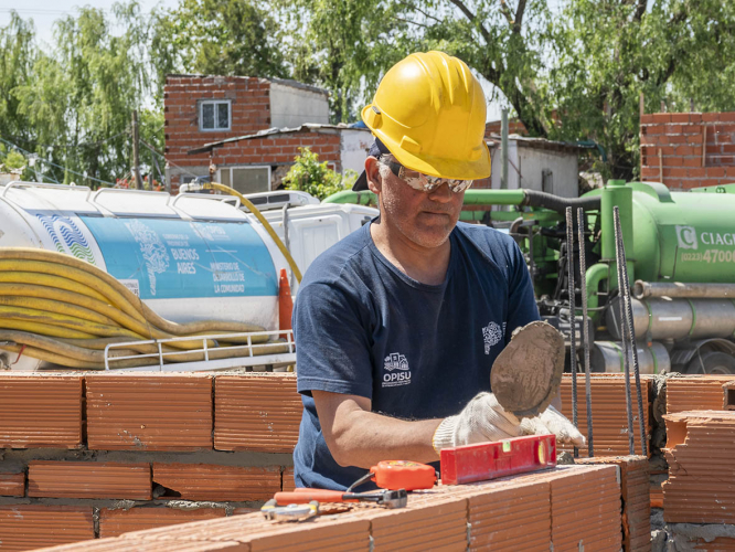 Trabajos en la plaza central del barrio Garrote de Tigre