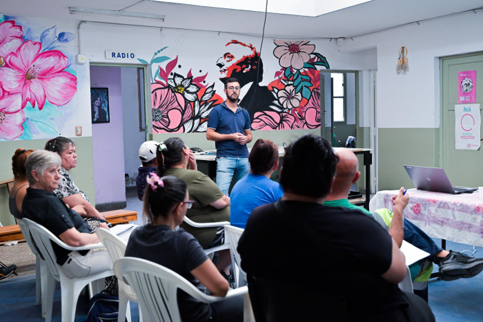 Inició un ciclo de capacitaciones para fortalecer a las y los productores de alimentos artesanales barriales 